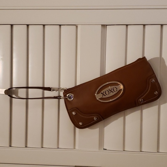 XOXO Brown Wristlet - Picture 3 of 11